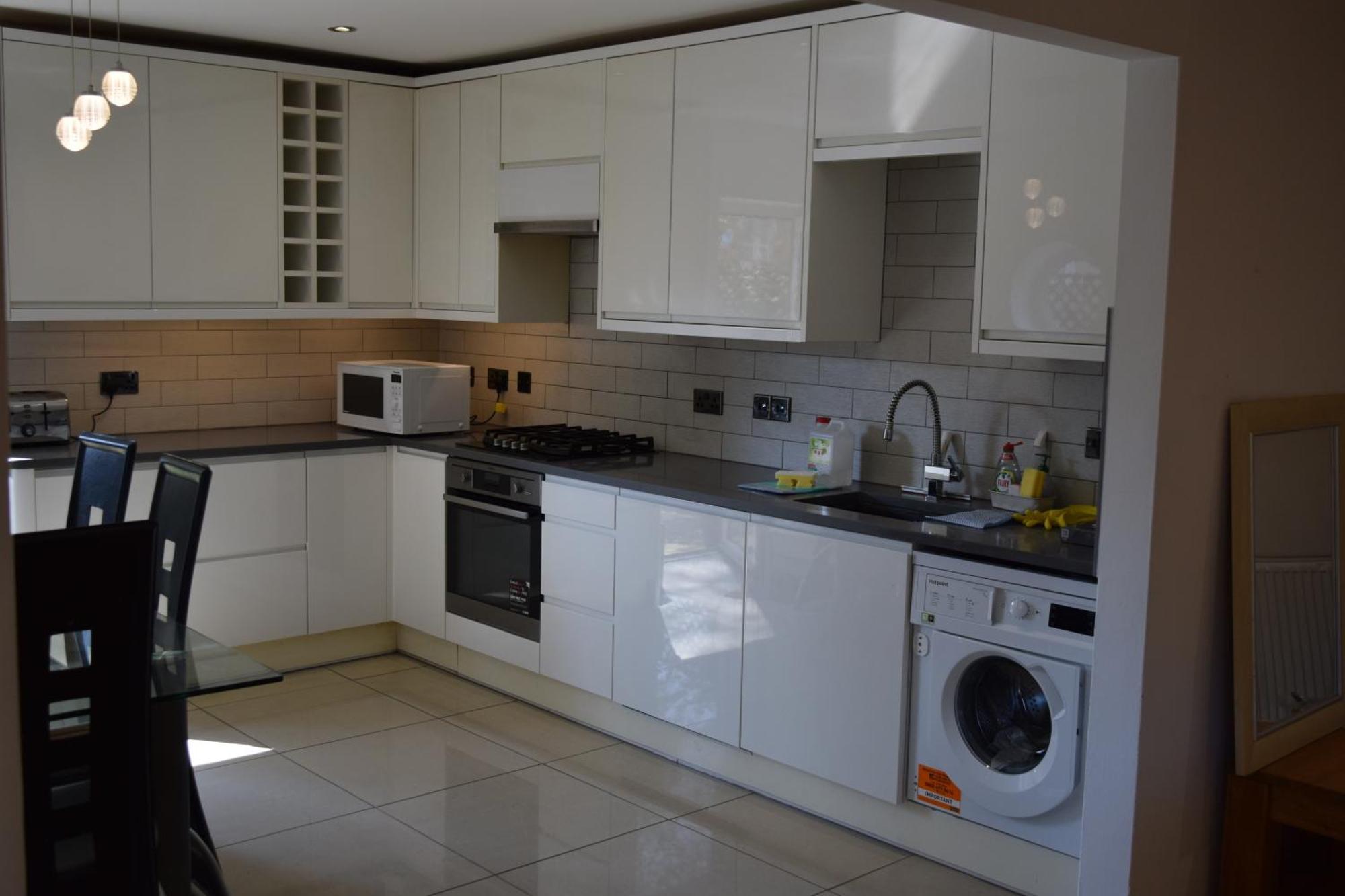 London Stratford - Spacious 2 Bed Flat With Secured Parking & Private Garden Exterior foto