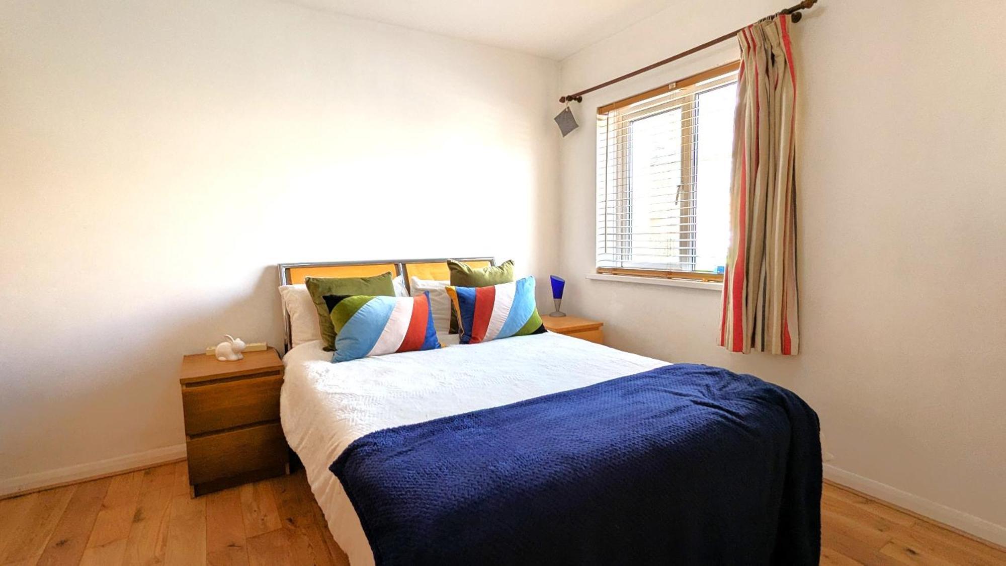 London Stratford - Spacious 2 Bed Flat With Secured Parking & Private Garden Exterior foto